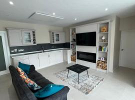 Oakdale Lodge, hotel 