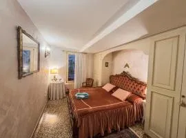 Rialto Elegant Hideaway near St Mark's Square