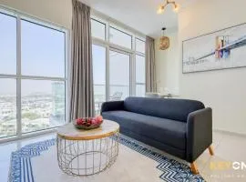 Carson Elegant Living in One Bedroom