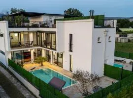 Luxe House Bianca