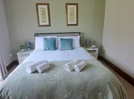 Cozy 1 bed with countryside views near Peterborough
