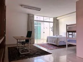 Casa Modernista no Lago Sul em Brasília