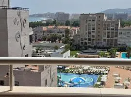 Apartamento bahia park 1a linea " Magic world "