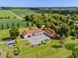 7 Bedroom Stunning Home In Grenaa - D70125