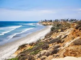 15 Min to Beach - Modern Vista Escape