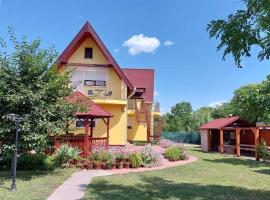 Holiday home in Poroszlo - Theiss-See 43133, hotel in Poroszló