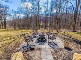 Secluded Cabin w/ Hot tub near French Lick, IN