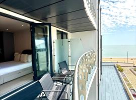 Ramsgate Stunning Sea View Apt Free Parking, Hotel in Kent