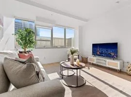 Modern Retreat in Koreatown - Perfect for Your LA Stay!