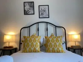 Spacious 2 Bed Flat on Iconic Old Compton Street Soho