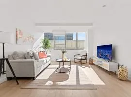 Stylish LA Getaway near Downtown - Prime Location on Wilshire Blvd!