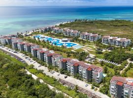 Luxury 3 Bedroom Condo - Beachfront Complex at Mareazul - Buena Vida, villa in Playa del Carmen