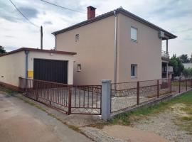 Mandica, hotel in Seline