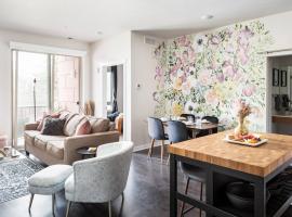 TC Sweet Pea - 2-Bedroom Condo Near Downtown TC!, condo sa Traverse City