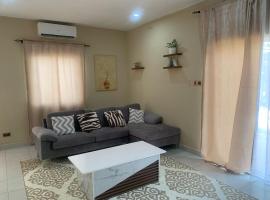 Cozy 2BR Bungalow Senegambia, bungalow em Serekunda