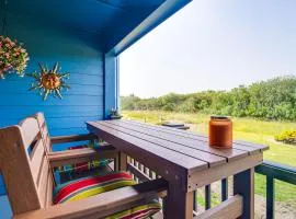 Ocean Shores Condo with Balcony Less Than 1 Mi to Beach!