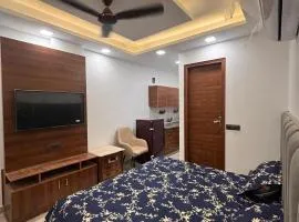 The GoldLeaf in South Delhi