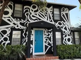 5BD 3BA - Black&White ArtBNB - Antique Row WPB