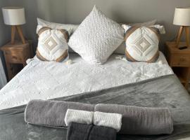 St Michaels Luxury Apartment, hotel in Amanzimtoti
