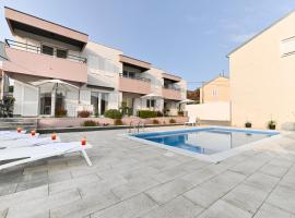 House Tre Venti with pool, hotel v destinaci Sveti Filip i Jakov