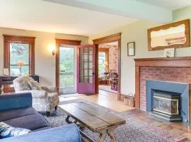 2 Mi to Chardon Square Spacious Farmhouse