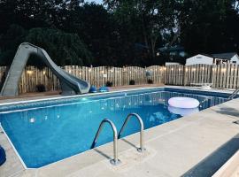 Newly Renovated Home With Pool, hotel in Omaha