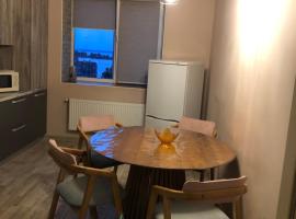 1 комн кв-ра с видом на Днепр в новострое, hotel con spa en Cherkasy