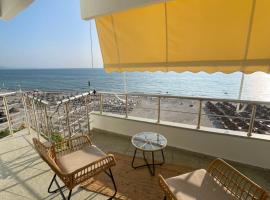 Waves & Views Apartment, hotel en Durr&euml;s