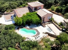 Là où le Ciel est né Beau mas pierres et contemporain sur grande propriété vue Mont Ventoux dentelles de Montmirail, hôtel à Blauvac