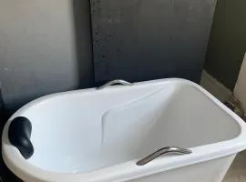 Casa na Prainha com banheira,30m do acesso à praia