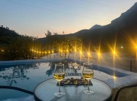 Guesthouse Camping Breeze of the Drin, hotel v destinaci Vau i Dejës