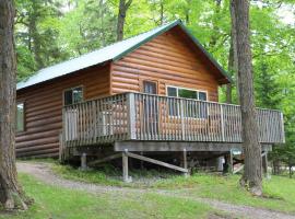 Cabin 2 - Popular classic cabin with the best sunset view, viešbutis mieste Deer River