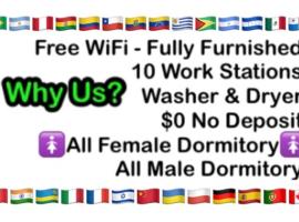 The Miami Hostel - Women Rooms -Men Rooms -Fast Wi-Fi - Free Coffee - 24hr check in Available, hostel v Miami