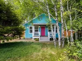 The Razor Clam 2 bdrm cottage with hot tub, pet ok