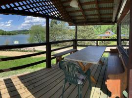 50m od Jeziora Holender, hôtel à Zawóz