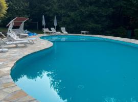 Villa Anna, hotel i Porto Valtravaglia