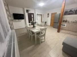 Taverna Apartman 2