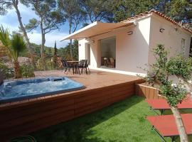 Maison T2 avec jacuzzi, hotel in Ensuès-la-Redonne