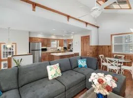 Gorgeous Beach House 2 blocks to the beach, Boardwalk, and amazing Restaurants