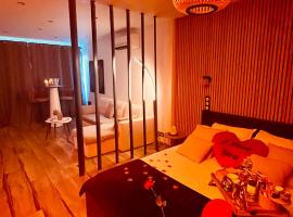 Cocon détente pour 2 avec hammam et jacuzzi privé Mer Lac, hotel in Le Barcarès