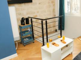 Charme parisien idéal séjour à deux, hotel in Aubervilliers