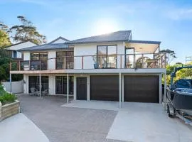11 Warbler Crescent