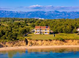 Apartments by the sea Privlaka, Zadar - 23531, hotel u Ninu