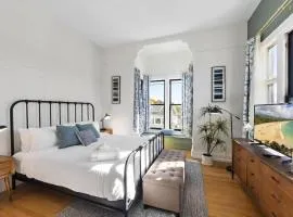 Victorian Gem Close to Petco Park & Gaslamp