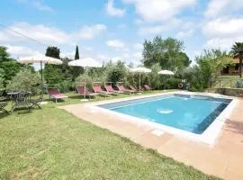 Stunning Home In Lucignano
