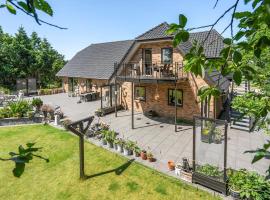 Cozy Apartment In Varde With Wifi, hotel v destinaci Varde