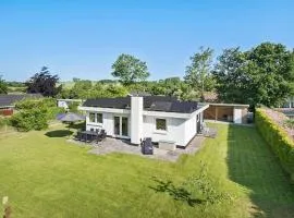 Beautiful Home In Middelfart With Wifi