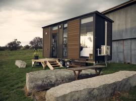 Farm Stay Tiny House by Tiny Away, hotel v destinaci Braidwood