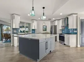 LUXURIOUS Large Open Ocean Blue Pool Vacation Home