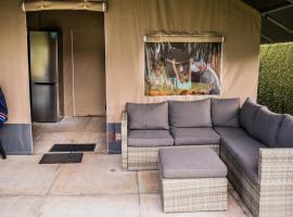 Safari Tent in Nommern near Forest, cleaning included, hotel v destinaci Nommern